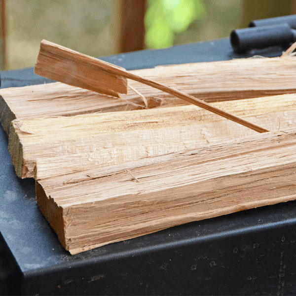 How to pick the best smoking wood